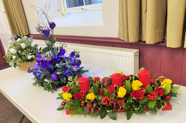 Flower arranging led by Lynne Christmas 2023 - demonstrations